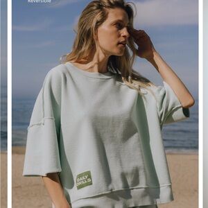 Daily Drills Cropped Short Sleeved Crew in Lake Day in XS/S